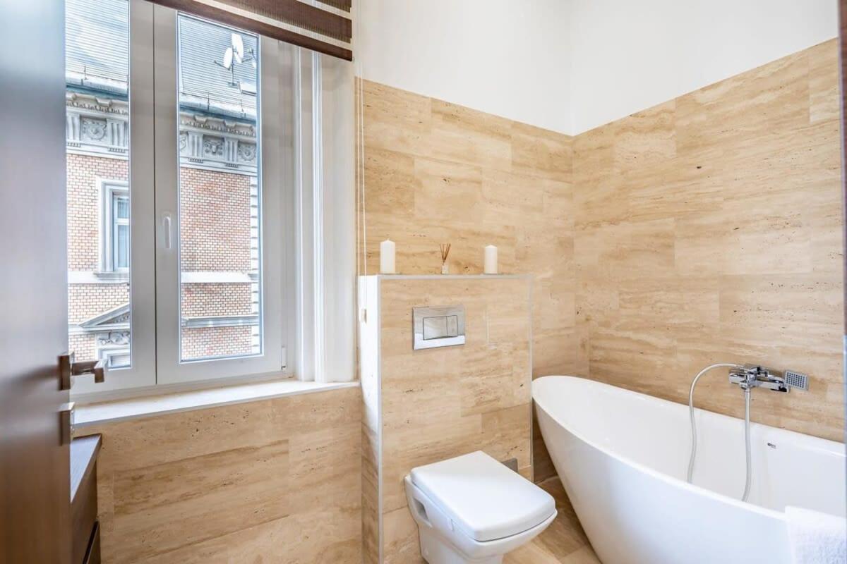 Splendid Perfectly Located Flat With Sauna Apartment Budapest Luaran gambar