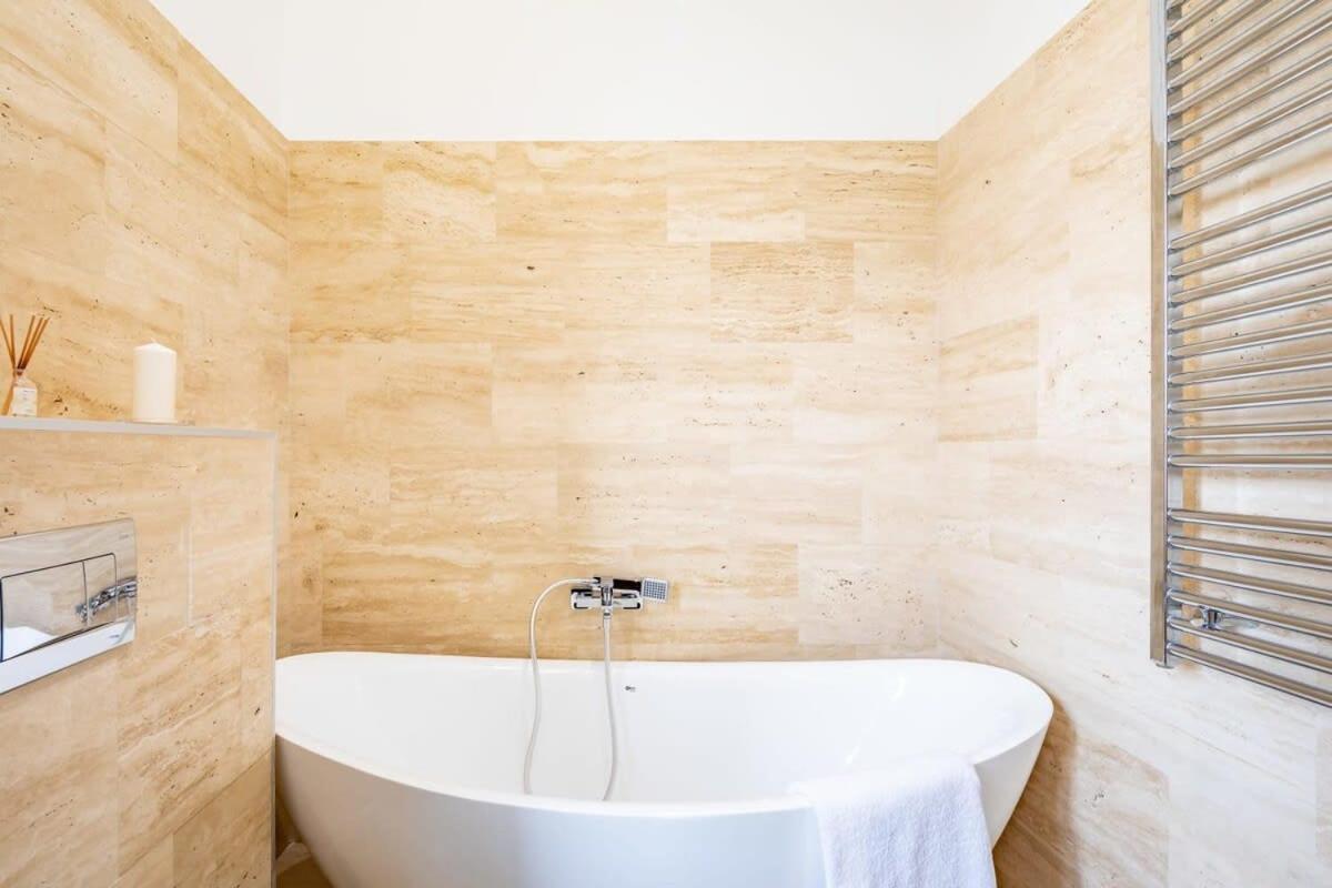Splendid Perfectly Located Flat With Sauna Apartment Budapest Luaran gambar