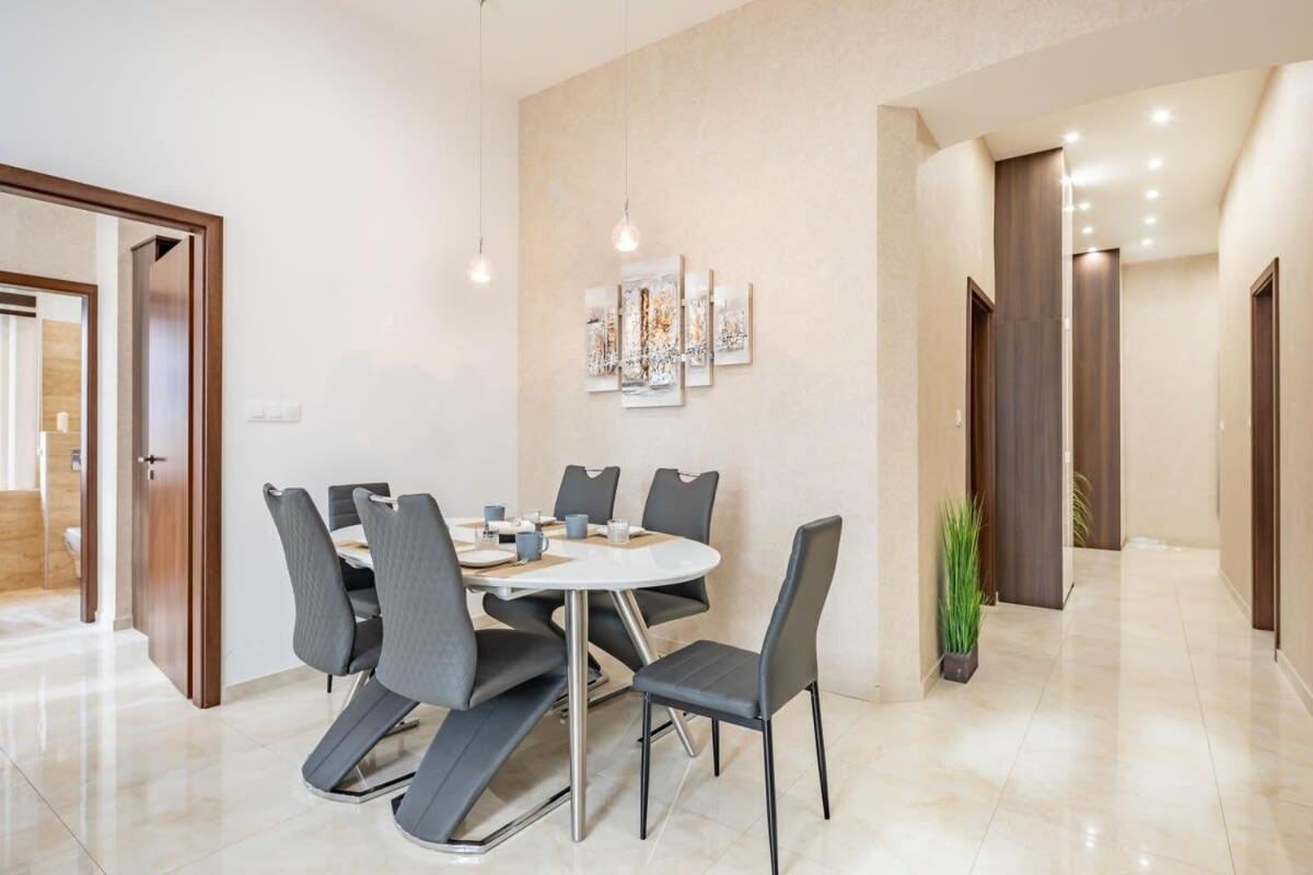 Splendid Perfectly Located Flat With Sauna Apartment Budapest Luaran gambar