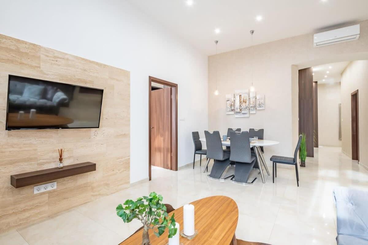 Splendid Perfectly Located Flat With Sauna Apartment Budapest Luaran gambar