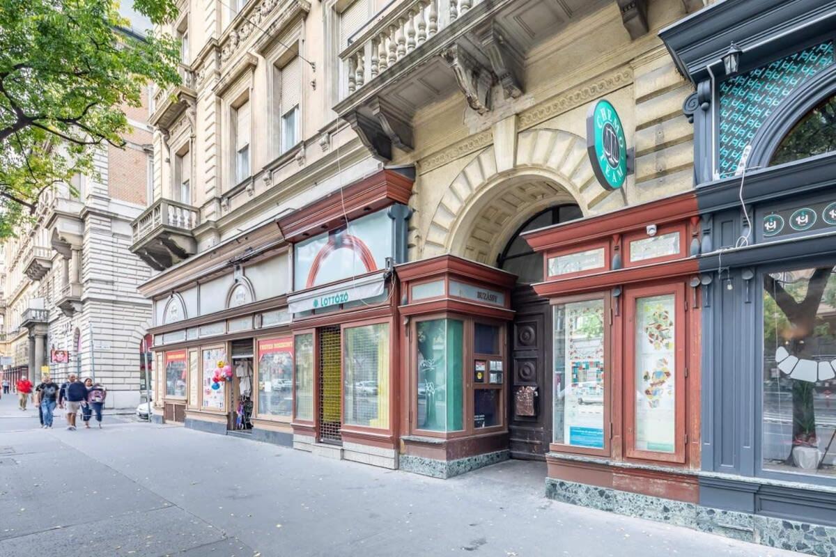 Splendid Perfectly Located Flat With Sauna Apartment Budapest Luaran gambar